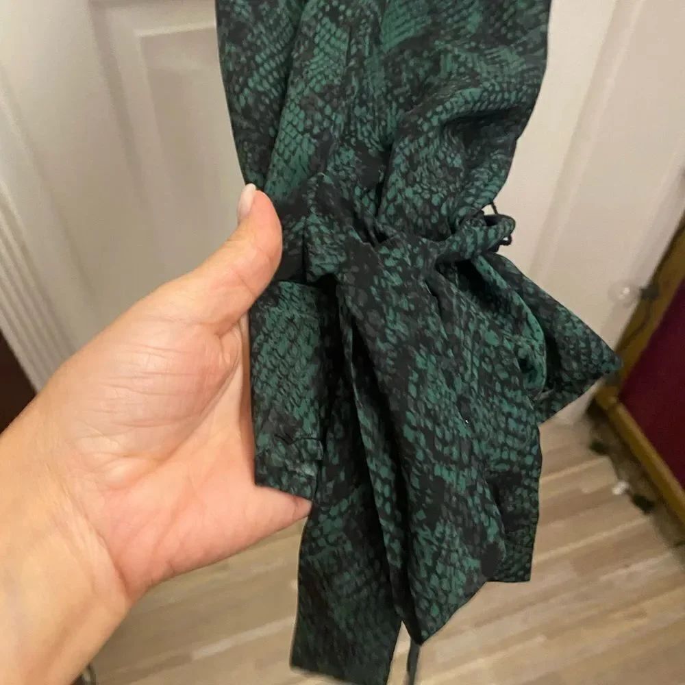 Michael Costellox Revolve green snake print jumpsuit, size XS - Picture 6 of 11